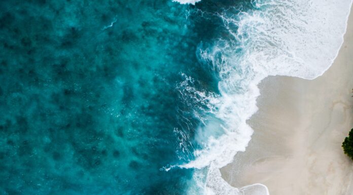 Mare inquinato ogni 84 chilometri di costa, la denuncia di Goletta verde