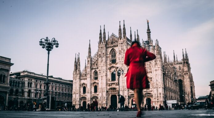 Qualità dell’aria Milano, ecco cosa dice il regolamento: da oggi divieto di fumo all’aperto