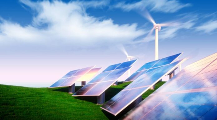 Energia rinnovabile 100%? Obiettivo Italia entro il 2035 L'Italia mira a raggiungere il 100% di produzione di energia rinnovabile, entro il 2023. Dovranno essere ridotte importazioni e biomasse, e avere installazioni 8 volte superiori a oggi