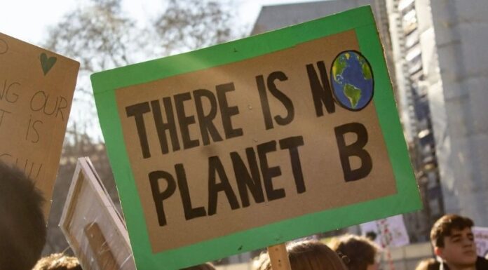 All4Youth & cambiamenti climatici: coinvolgere i giovani Si chiama "All4Youth", la campagna di comunicazione contro i cambiamenti climatici, che passa anche attraverso il coinvolgimento dei giovani